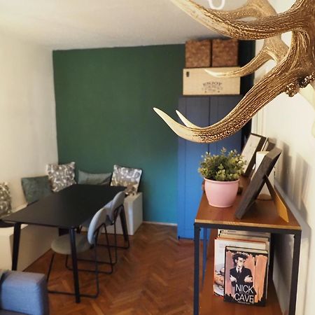 Cozy Apartment Near Tram Station Zagreb Exterior photo